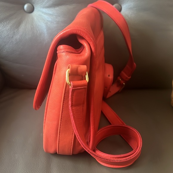 Vintage Coach Red Tailored Pouch # 4110 LightWeights Collection no hangtag - Picture 5 of 16